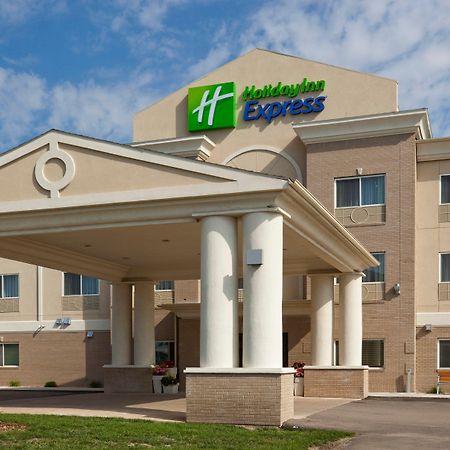 Holiday Inn Express Devils Lake By Ihg Bagian luar foto
