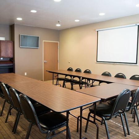 Holiday Inn Express Devils Lake By Ihg Bagian luar foto