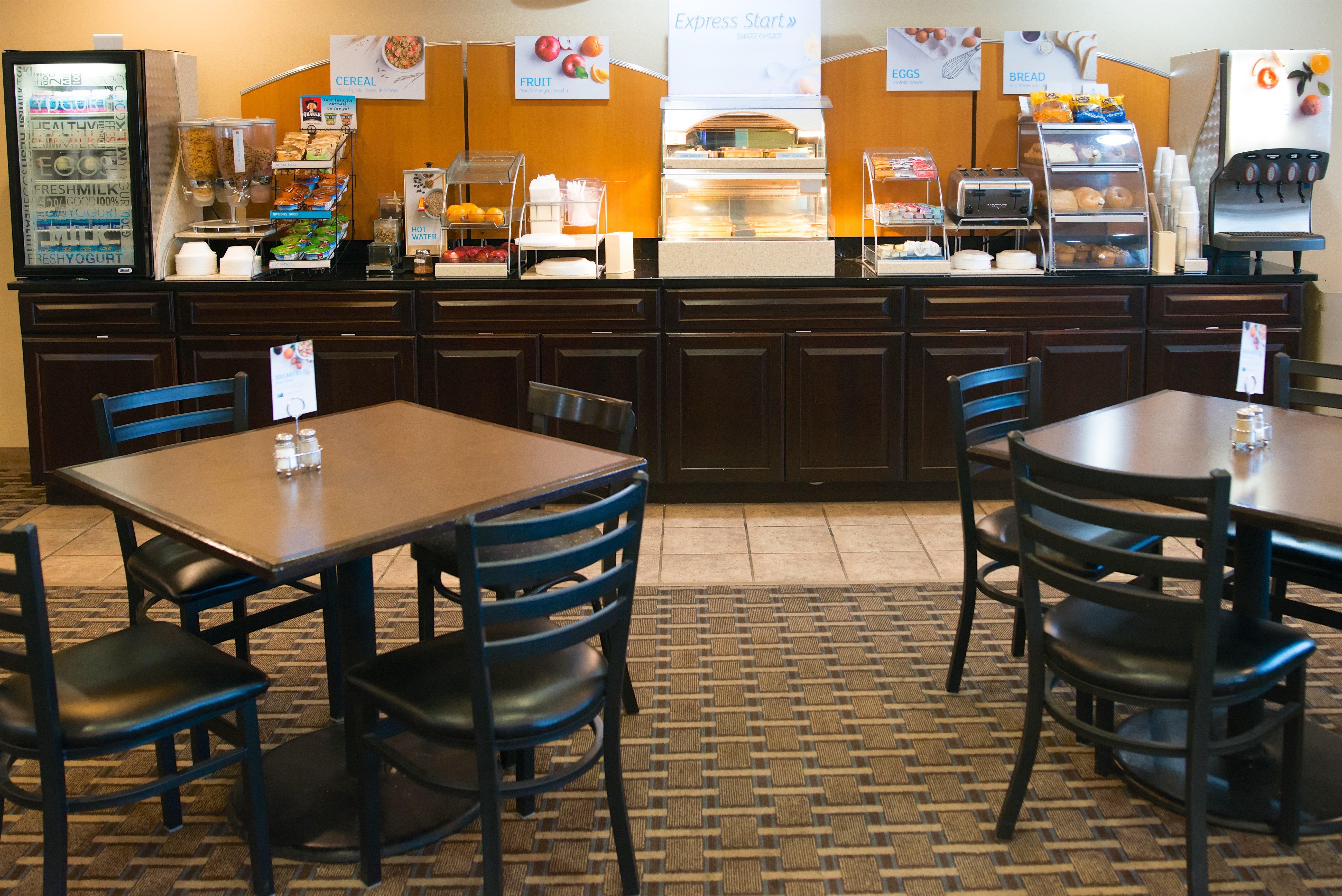 Holiday Inn Express Devils Lake By Ihg Bagian luar foto