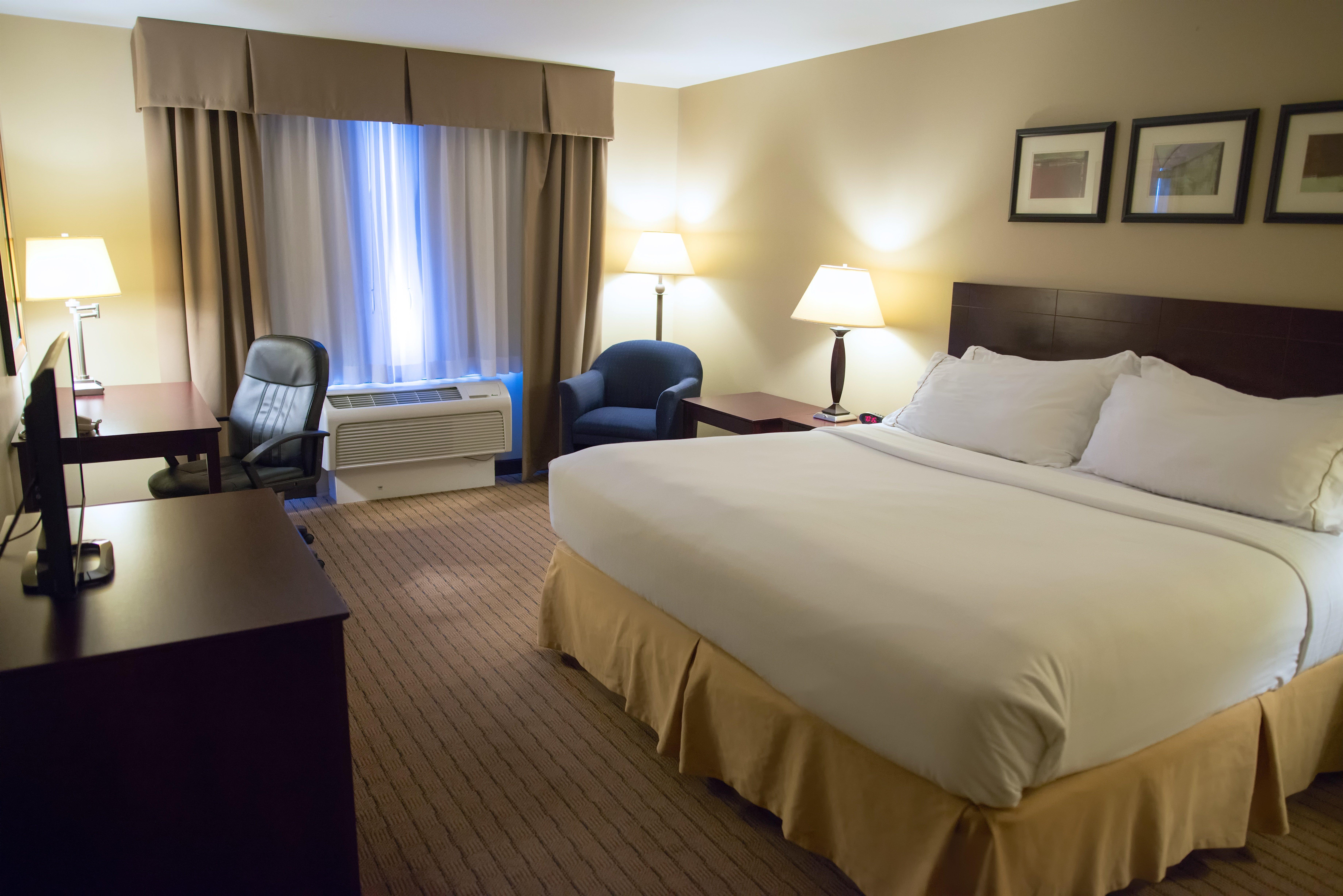 Holiday Inn Express Devils Lake By Ihg Bagian luar foto