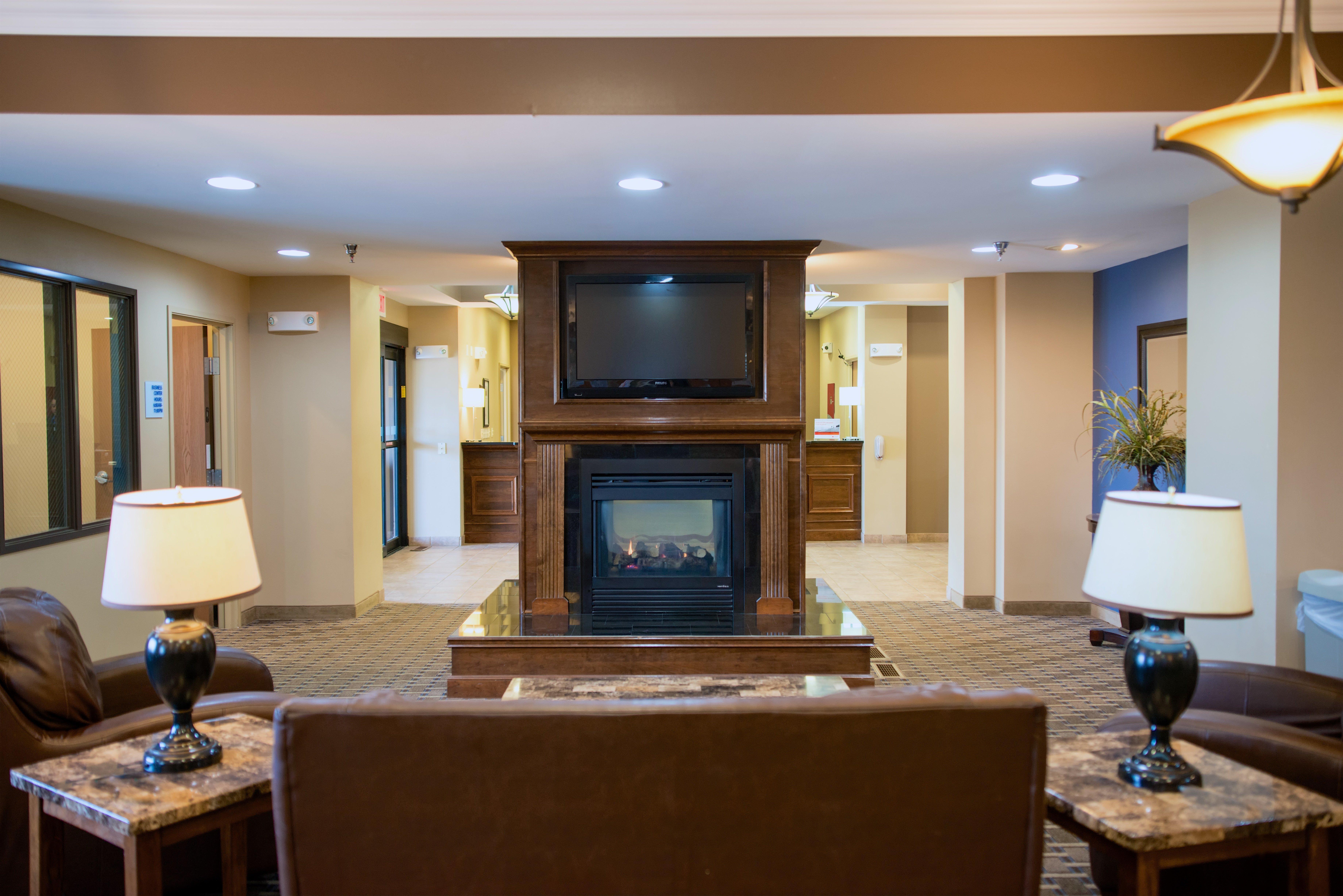 Holiday Inn Express Devils Lake By Ihg Bagian luar foto