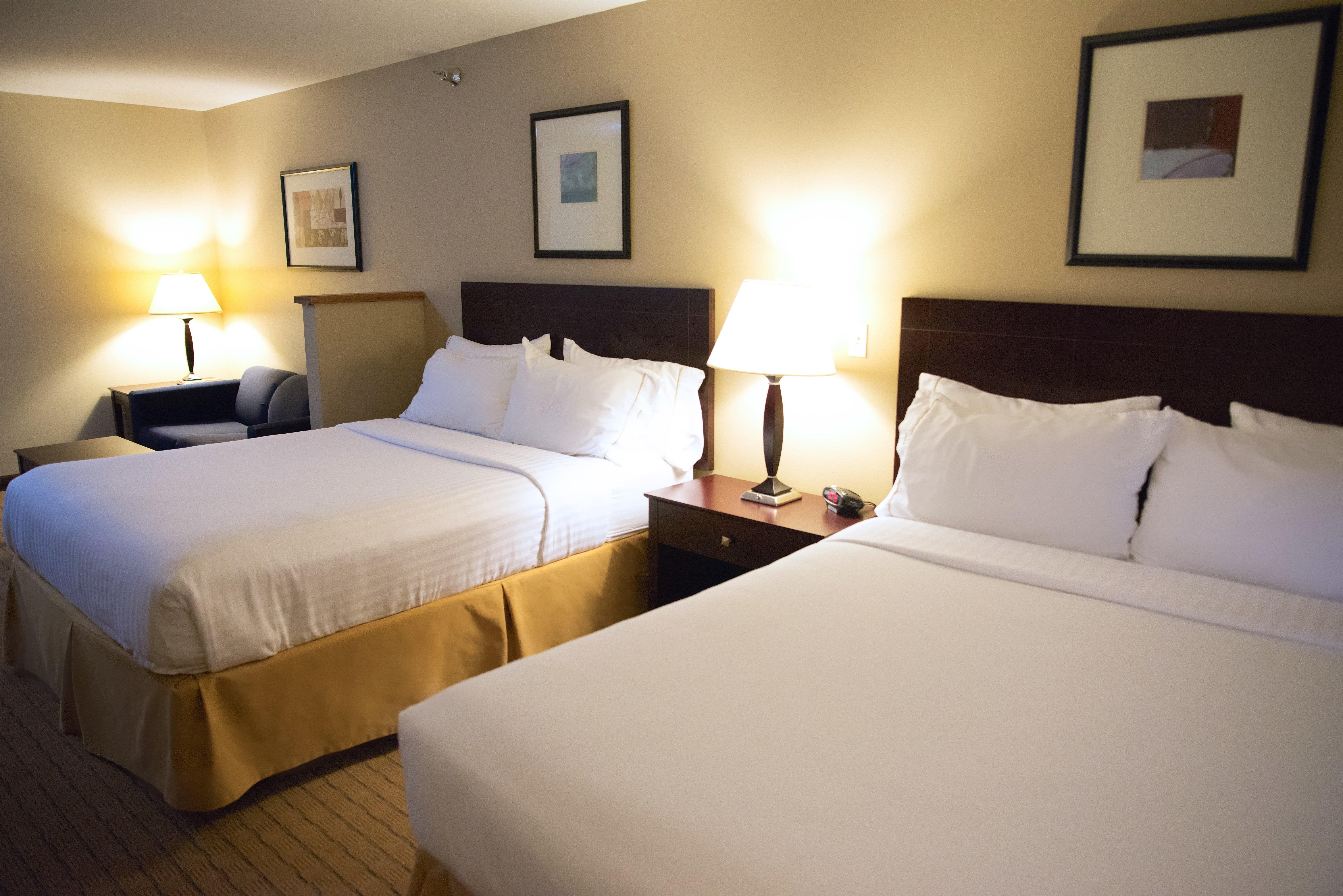 Holiday Inn Express Devils Lake By Ihg Bagian luar foto